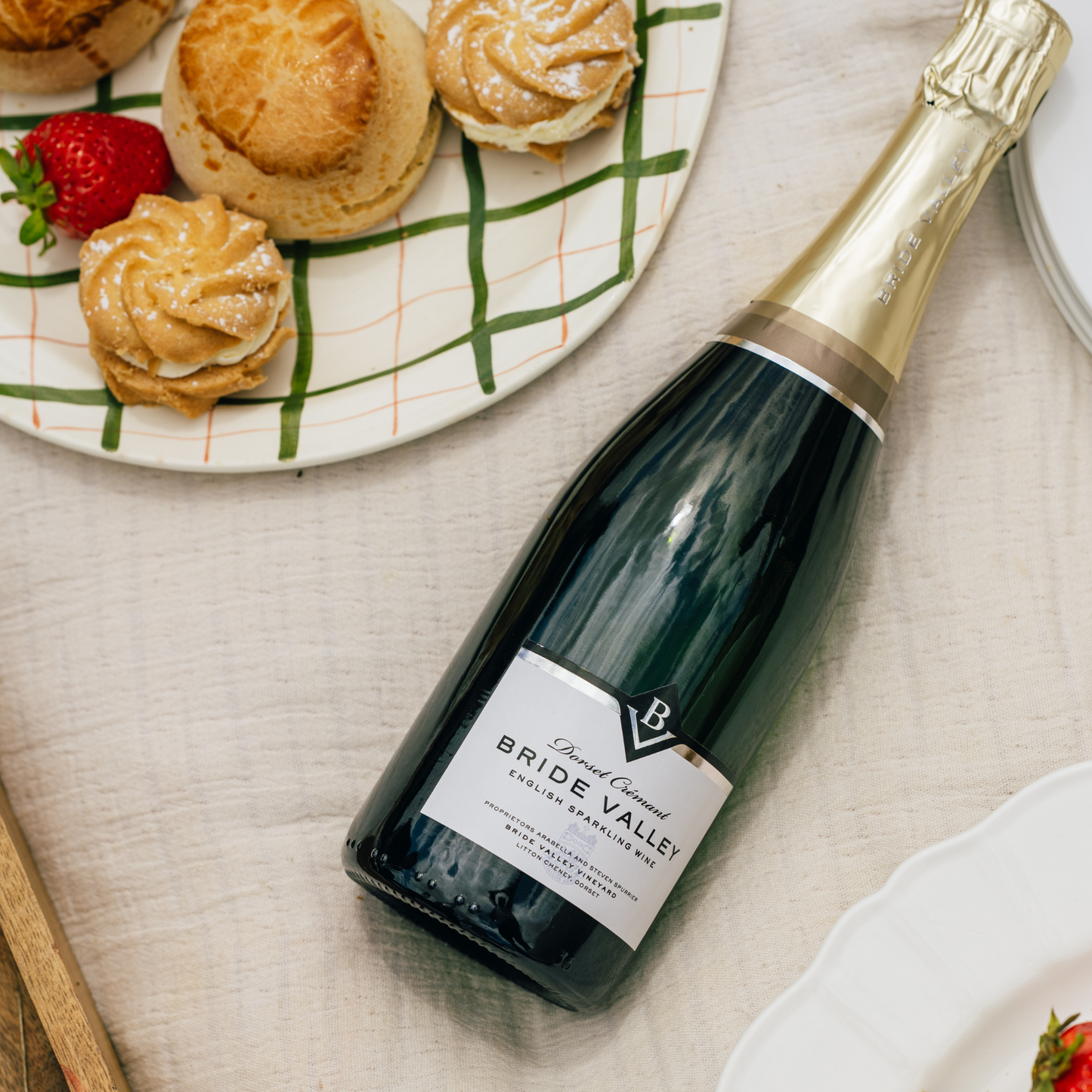 Bride Valley Dorset Crémant NV & Black Gift Box